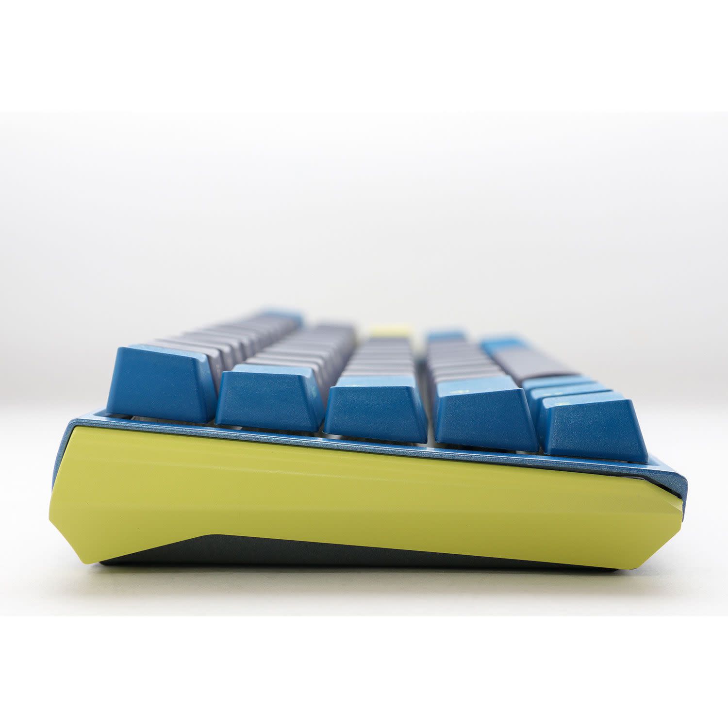 Εικόνα 3 του Ducky Πληκτρολόγιο One 3 Daybreak 60% Mini Cherry Brown Ενσύρματο