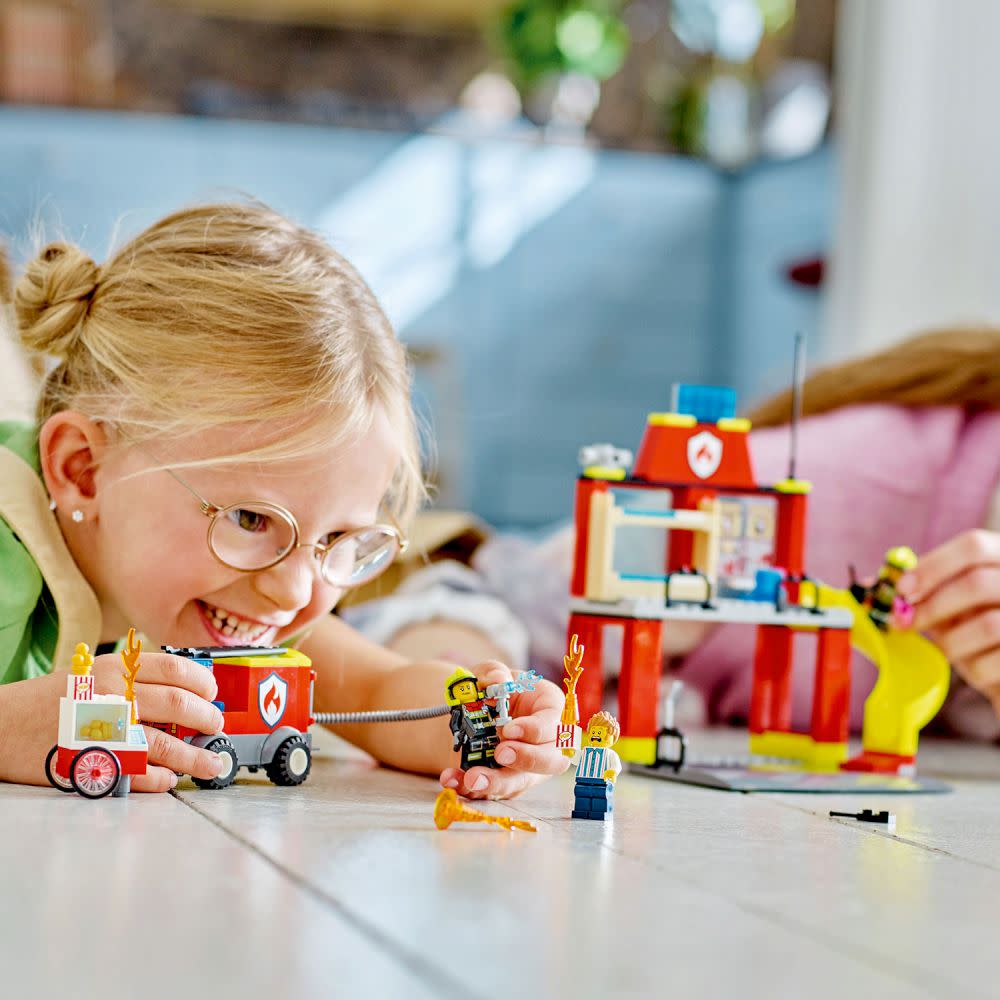 Εικόνα 10 του LEGO City Fire Station and Fire Truck 60375