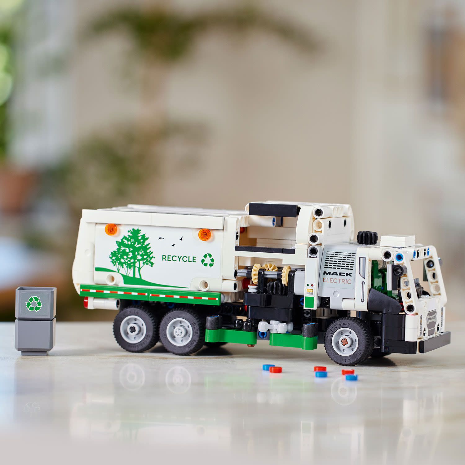 Εικόνα 4 του LEGO Mack Lr Electric Garbage Truck 42167