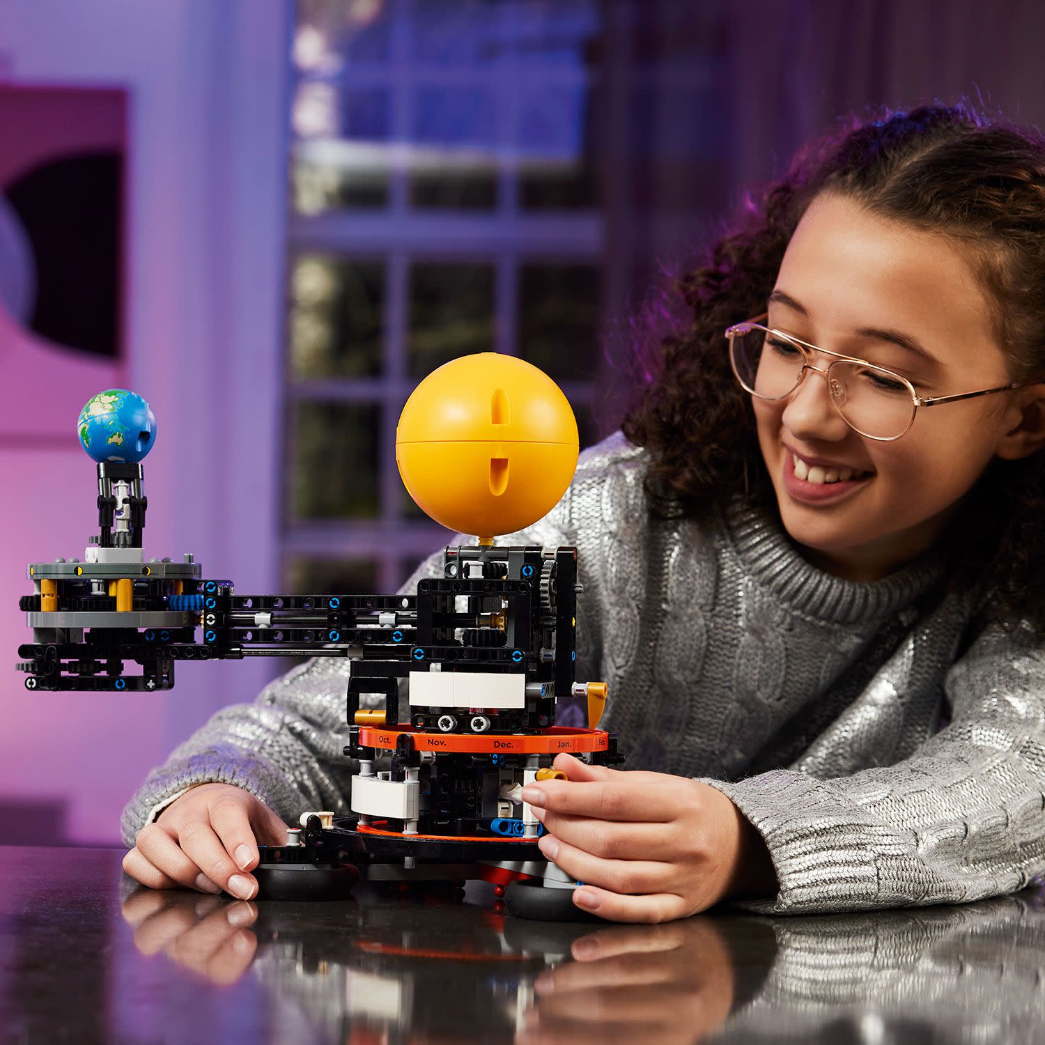 Κάνε κλικ για να δεις την εικόνα 6 του LEGO Planet Earth And Moon In Orbit 42179