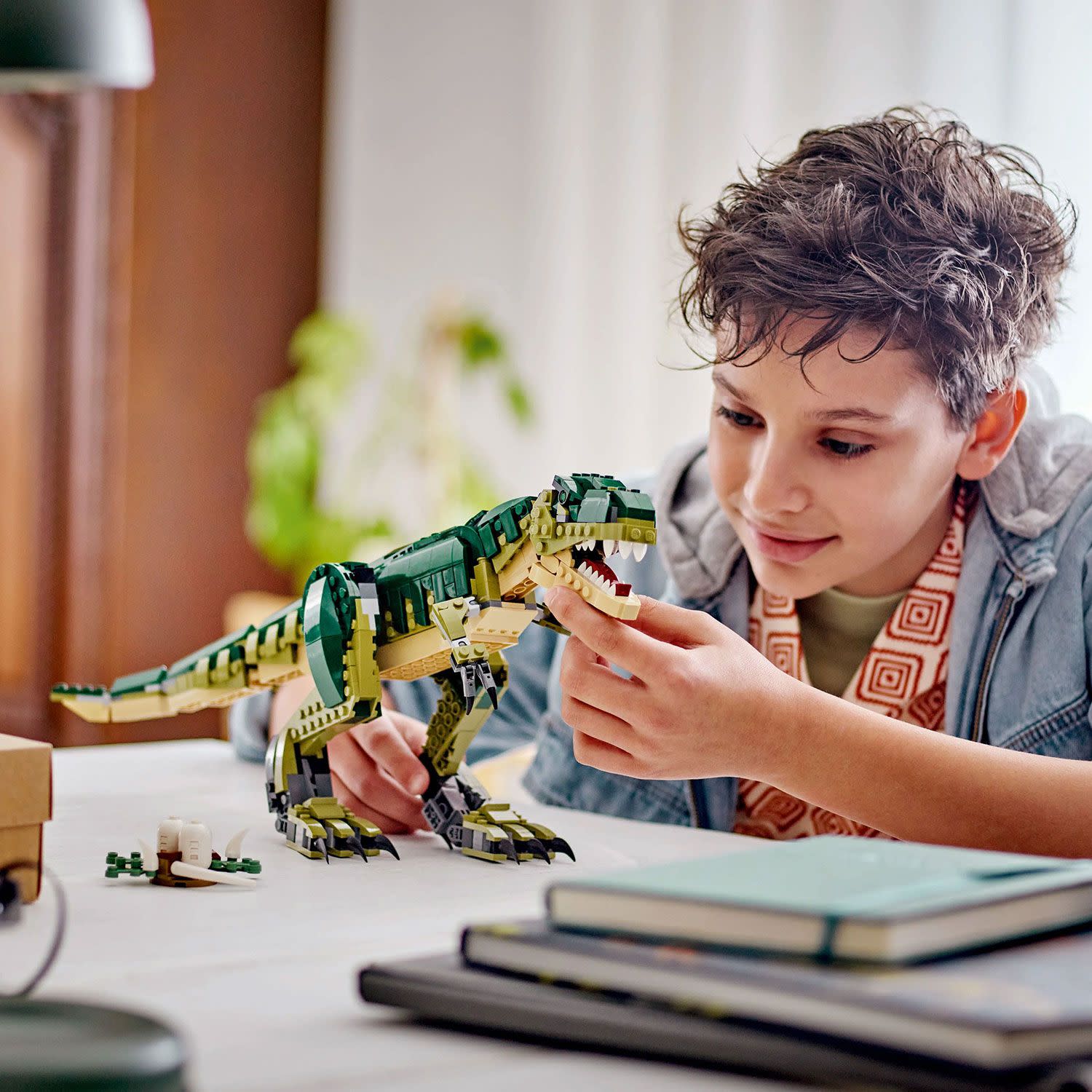 Εικόνα 7 του LEGO Creator 3σε1 T. rex, Παιχνίδι με δεινόσαυρο για παιδιά 31151