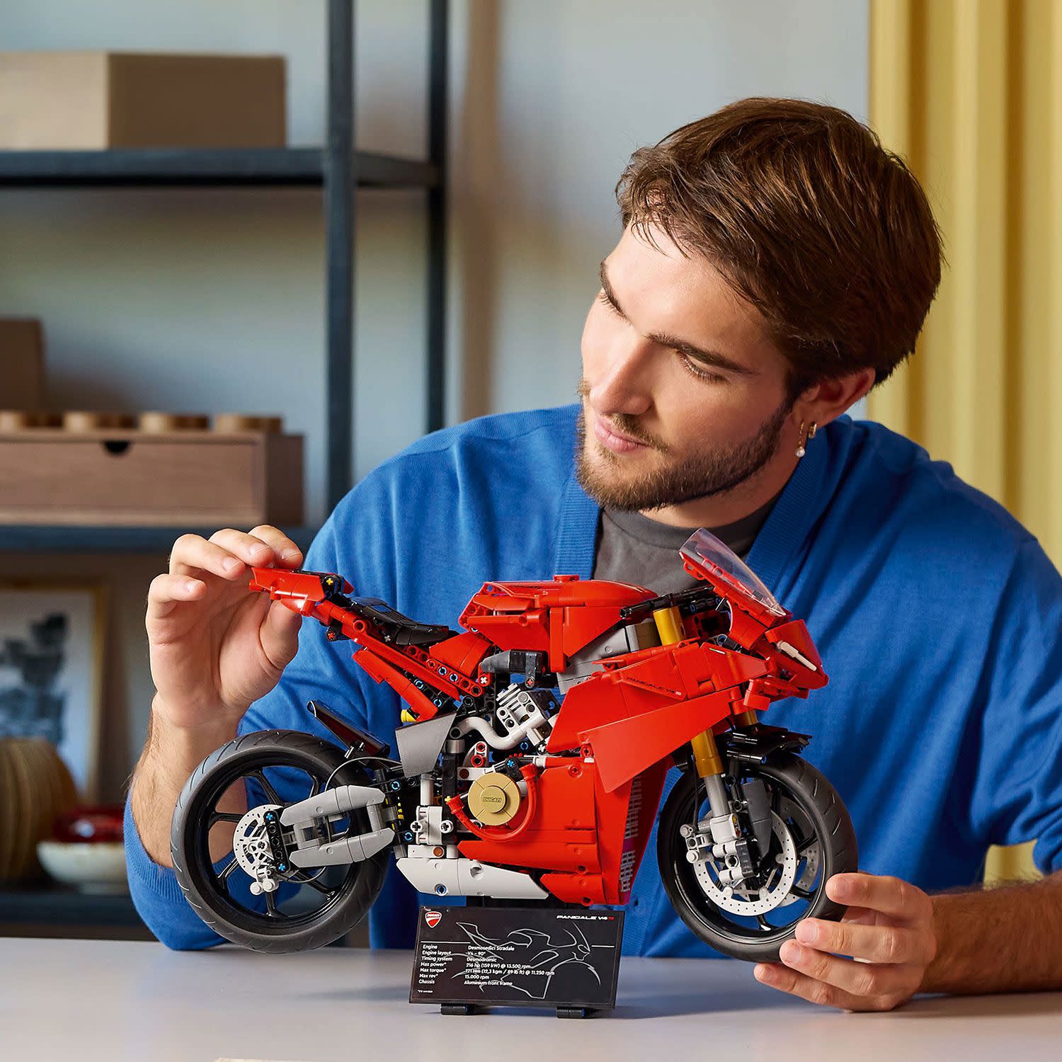 Κάνε κλικ για να δεις την εικόνα 4 του LEGO 42202 Ducati Panigale V4 S Motorcycle