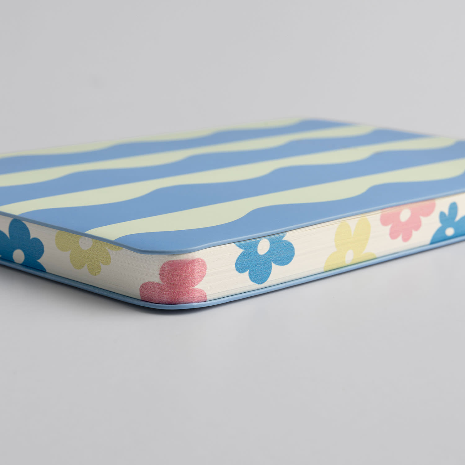 Εικόνα 4 του Sentio Σημειωματάριο Δετό με Εξώφυλλο Δερματίνη Α5 Ριγέ 120φ Waves