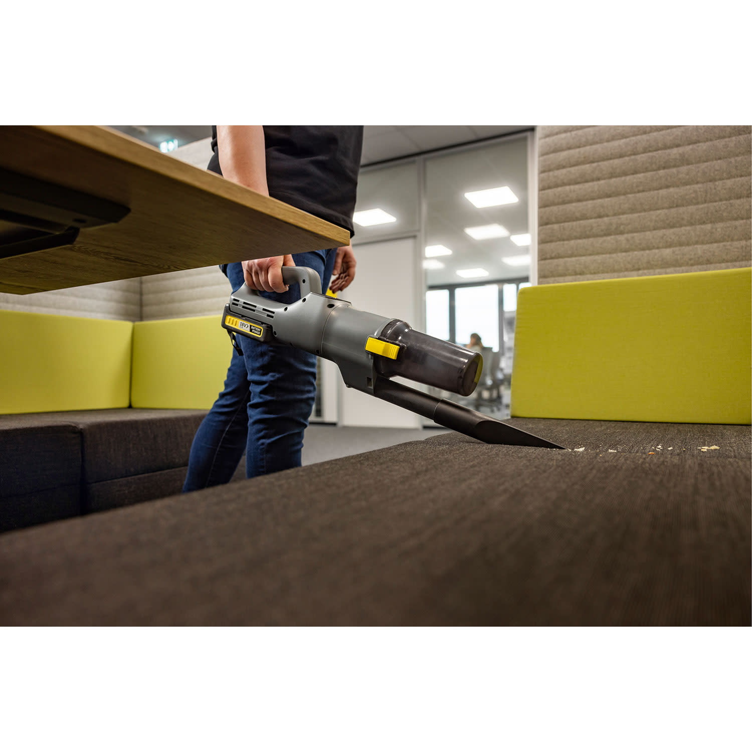 Κάνε κλικ για να δεις την εικόνα 4 του Karcher Σκούπα Stick Επαναφ/μενη LVS 1/1 Bp & Starter kit 18/50