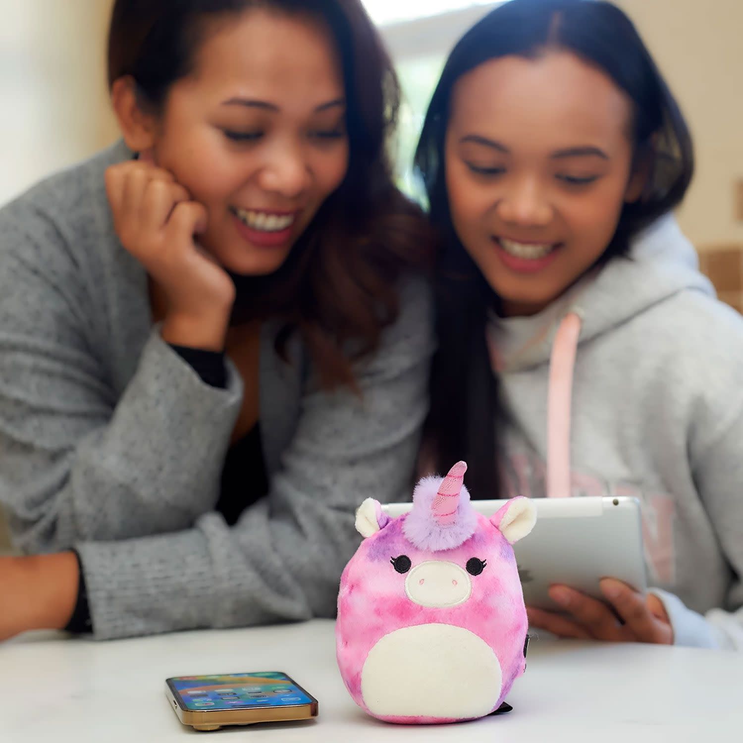 Κάνε κλικ για να δεις την εικόνα 5 του Lazerbuilt Squishmallows Lola the Unicorn – Plush Speaker Bluetooth Ηχείο με Λούτρινη Υφή