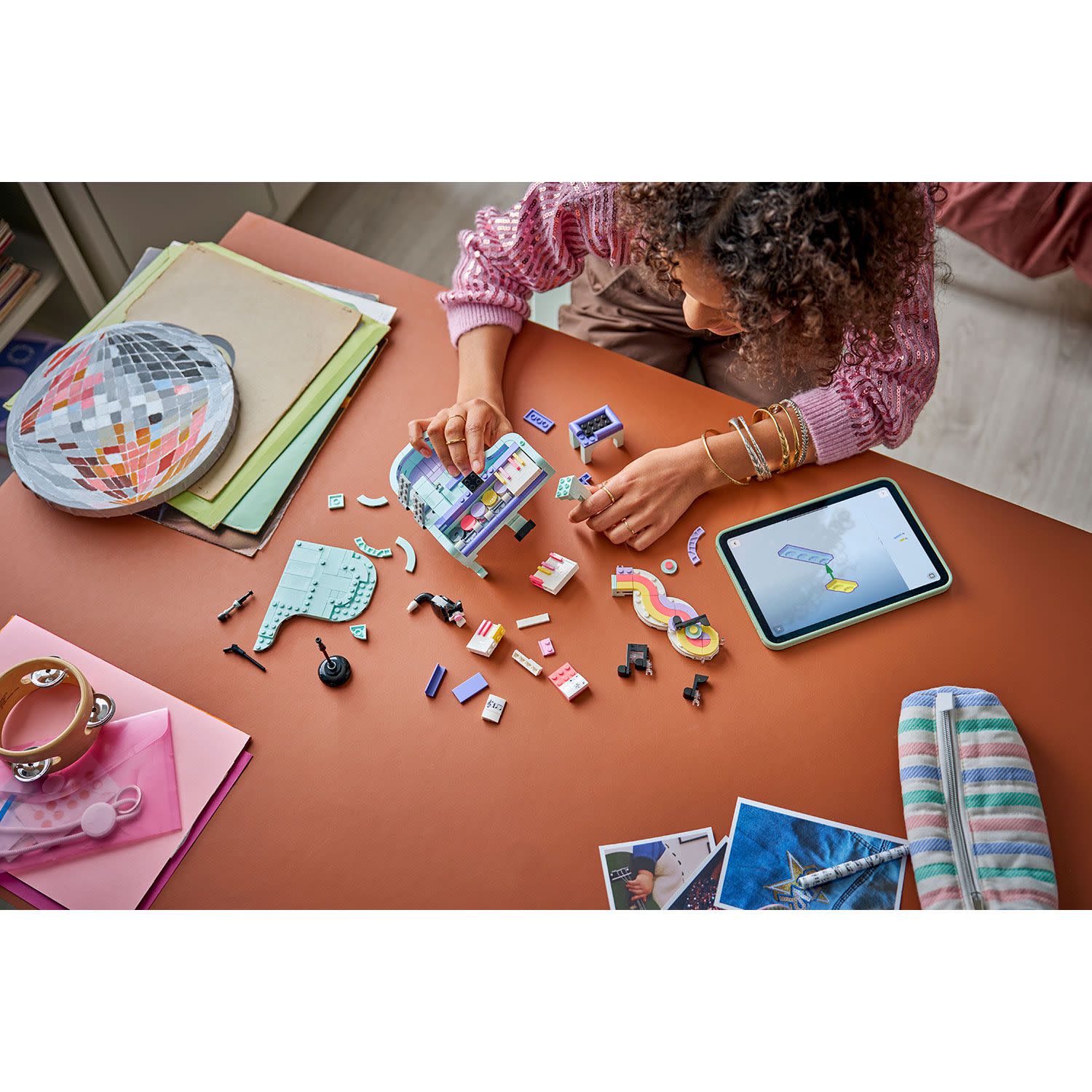 Εικόνα 4 του LEGO  Creator 3 σε 1 Μουσικό Διακοσμητικό – Πιάνο με Γάτα 31392