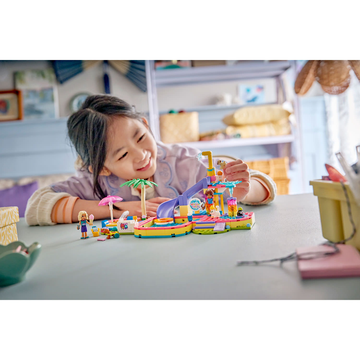 Κάνε κλικ για να δεις την εικόνα 3 του LEGO Friends Ημέρα Διασκέδασης στο Πάρκο με Νεροτσουλήθρες 42676