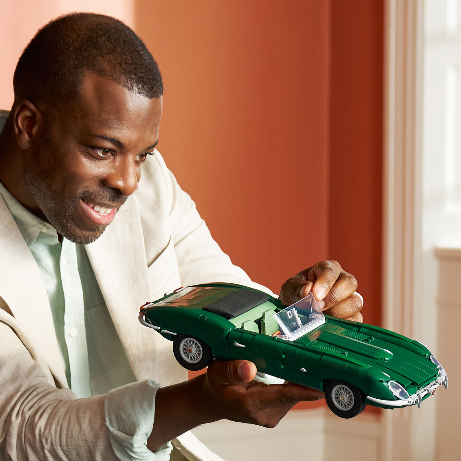 Κάνε κλικ για να δεις την εικόνα 5 του LEGO Icons Jaguar E-Type - Classic Sports Car Model 11381