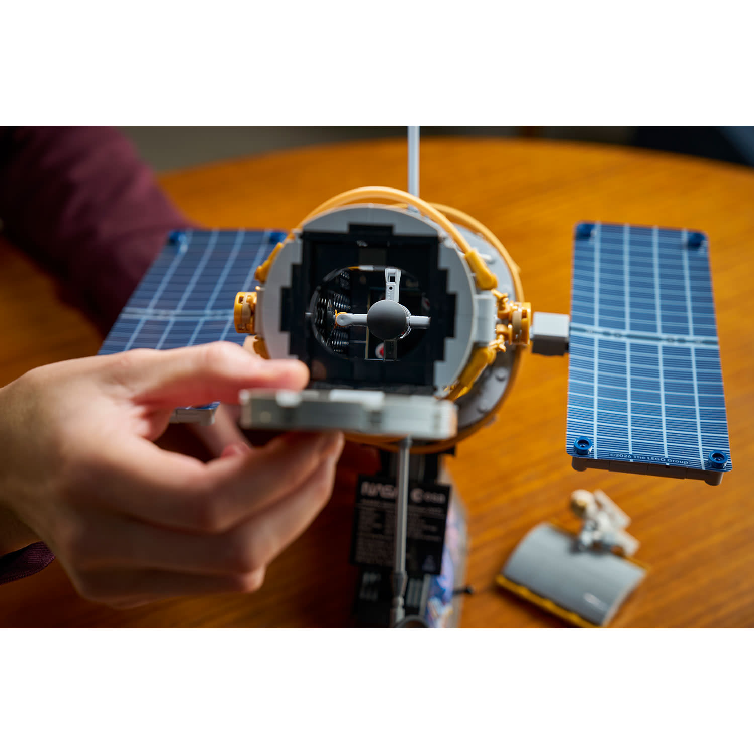 Κάνε κλικ για να δεις την εικόνα 4 του LEGO Icons Hubble Space Telescope - Science Decor Set 11382