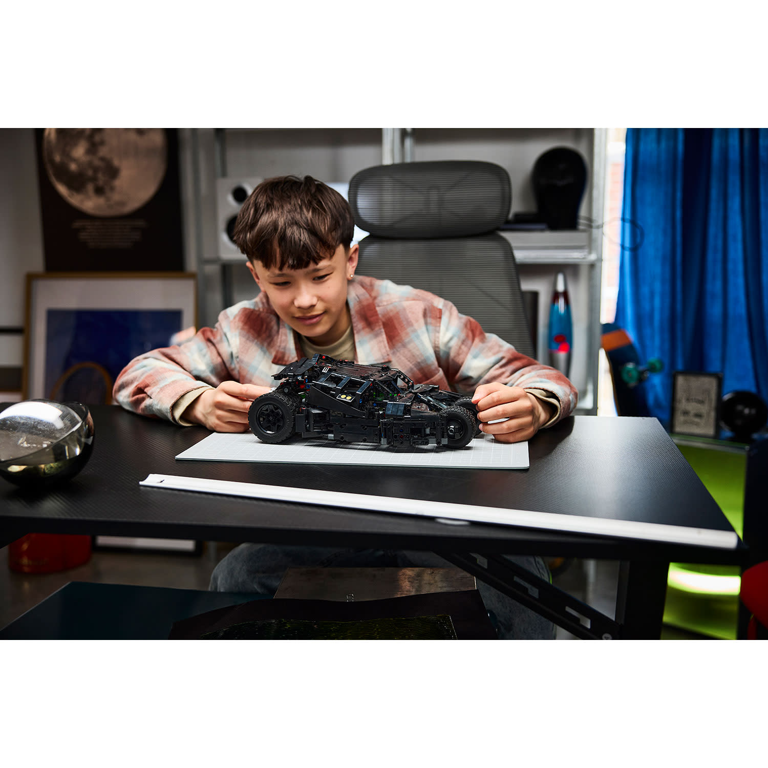 Κάνε κλικ για να δεις την εικόνα 4 του LEGO Technic Batmobile™ Tumbler 42239