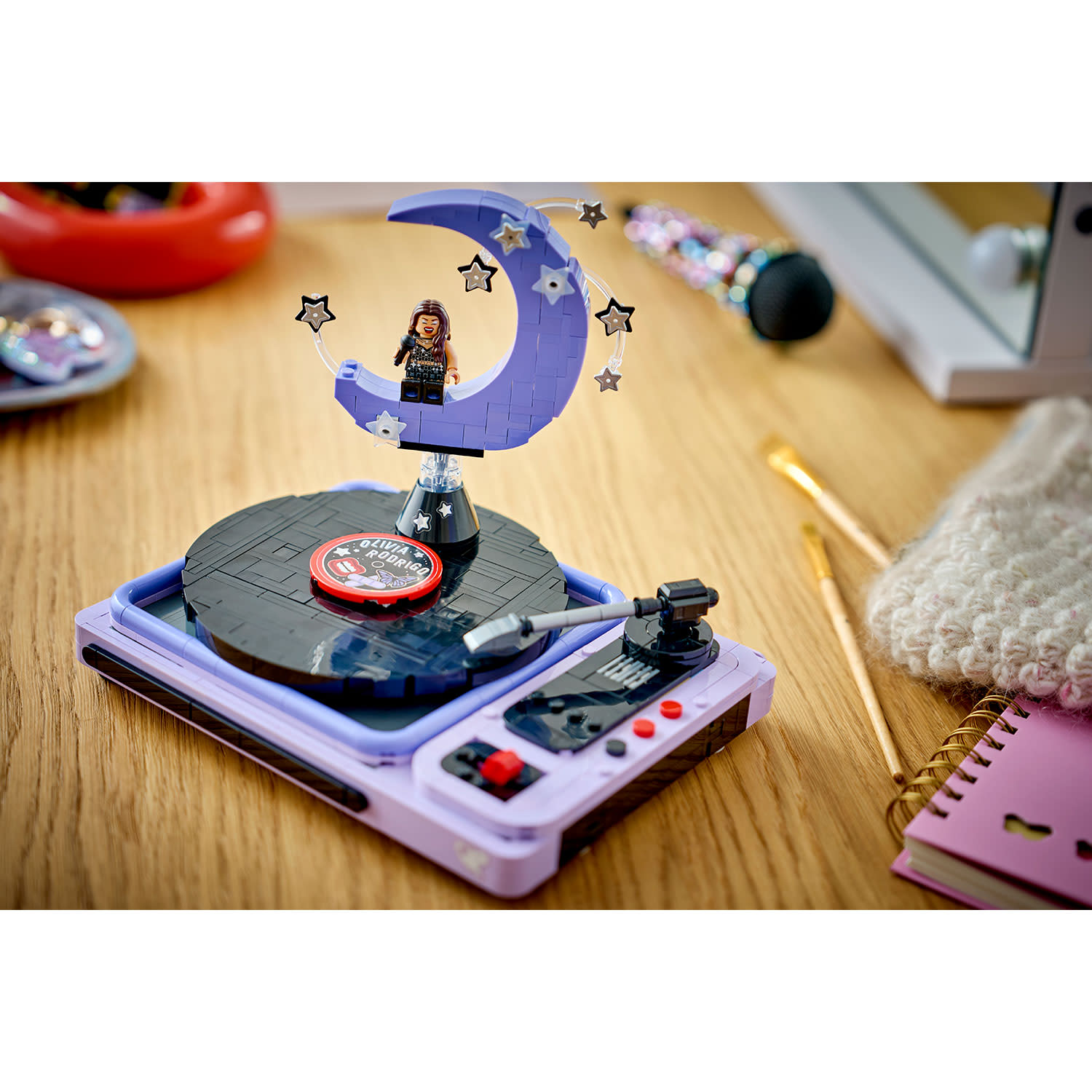 Κάνε κλικ για να δεις την εικόνα 5 του LEGO Editions Olivia Rodrigo'S Concert Moon 43029