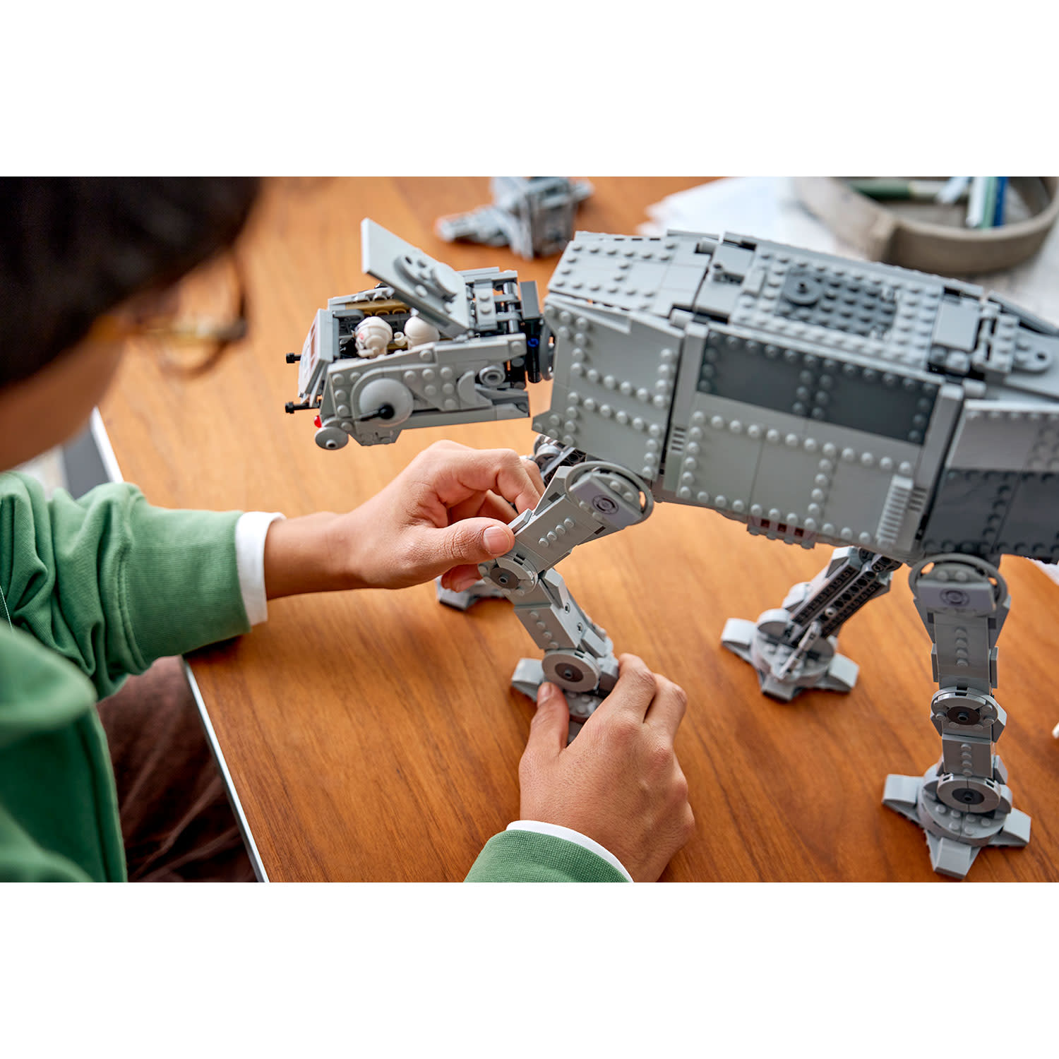 Κάνε κλικ για να δεις την εικόνα 4 του LEGO Star Wars™ Imperial Remnant At-At™ With Int-4 75454