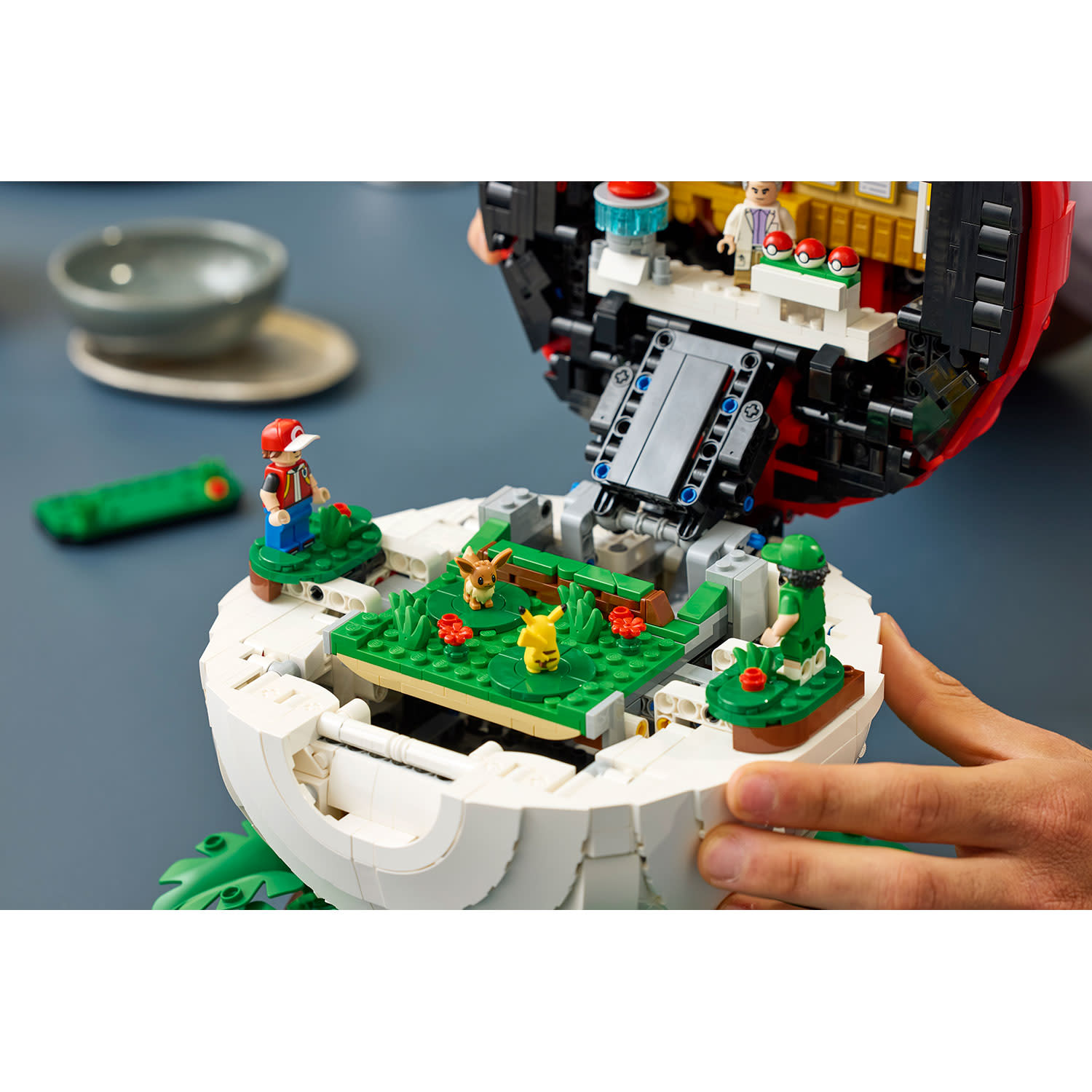 Κάνε κλικ για να δεις την εικόνα 4 του LEGO Pokémon Iconic Trainer Moments 72154