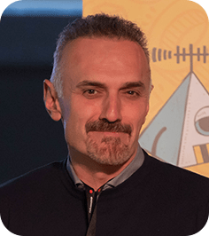 Νίκος Λάριος