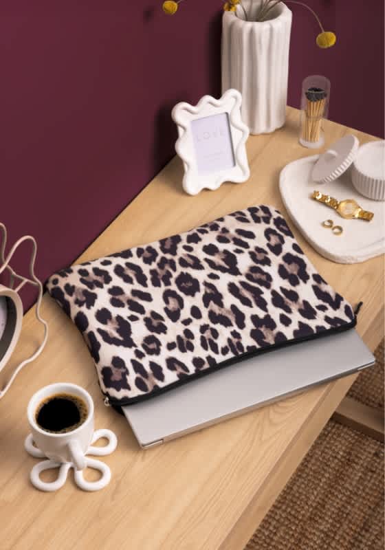 Plaisio sleeves