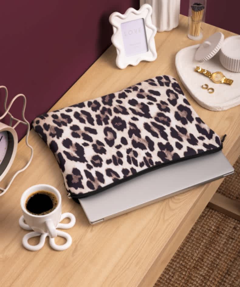 Plaisio sleeves