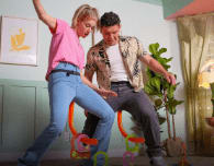 Twister: Το πιο fun δώρο χριστουγέννων για πάρτυ.