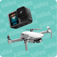 Drone και action camera σε γαλάζιο φόντο