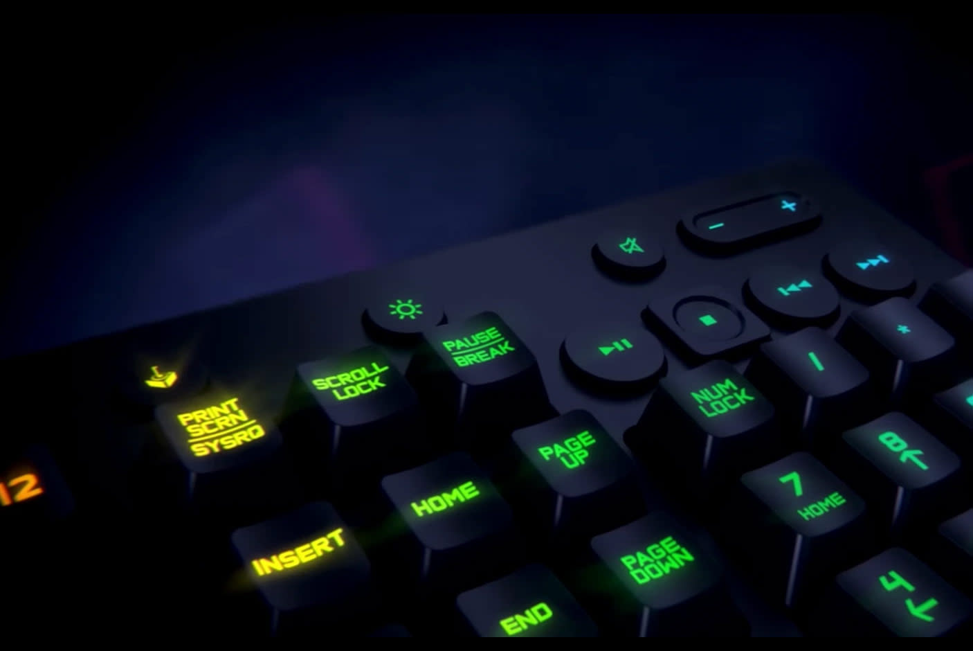 2705079-Tile-5-logitech-G213-work