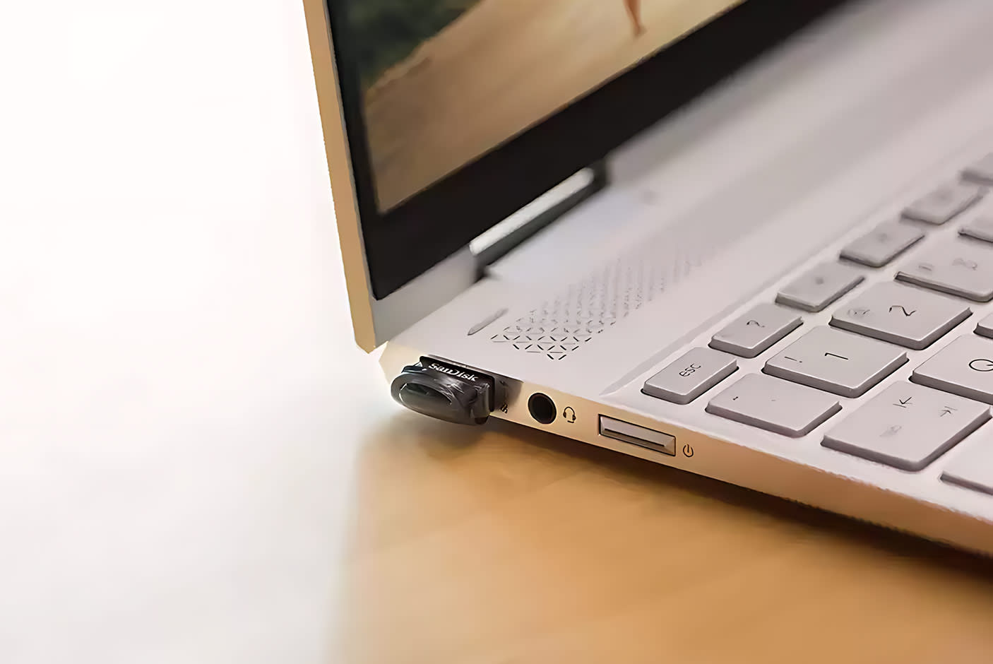 2859181-Tile-1-SanDiskUltraFit-design