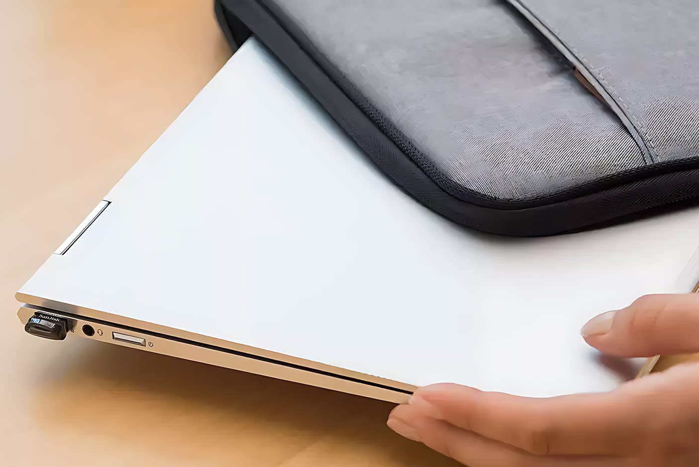 2859181-Tile-1-SanDiskUltraFit-usb