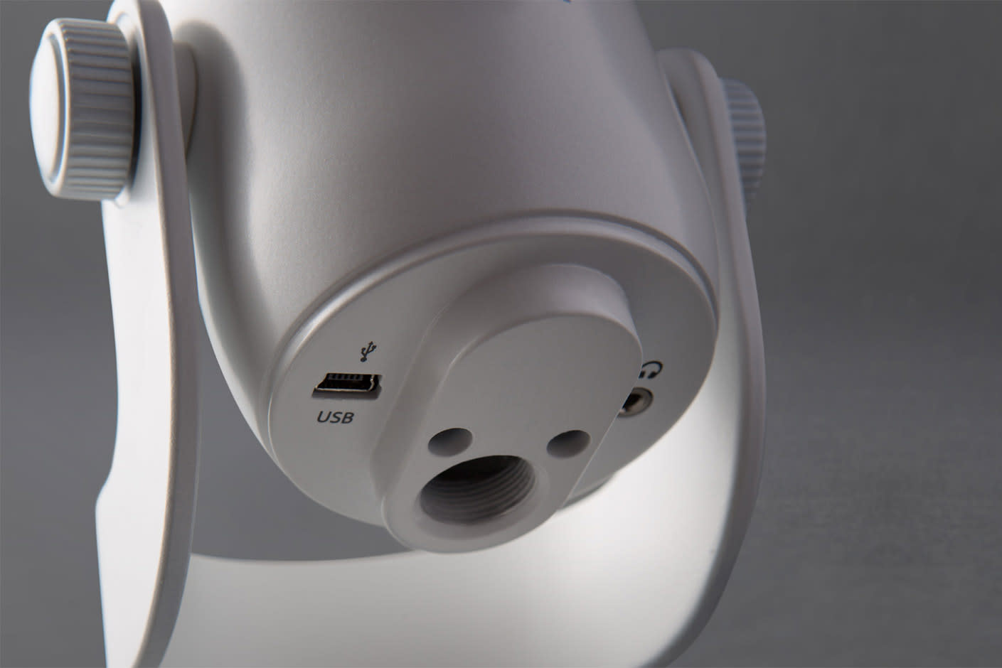 3283097-tile-02-908b92