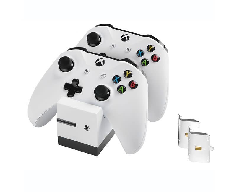 snakebyte twin:charge xbox white at glance