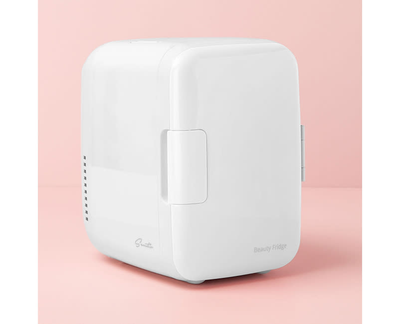 Skin care mini fridge Sentio