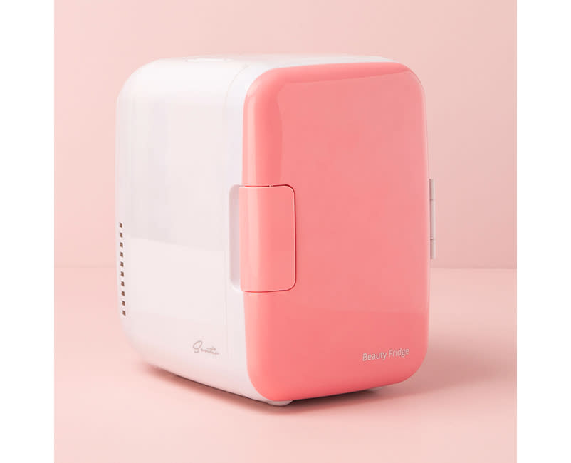 Skin care mini fridge Sentio
