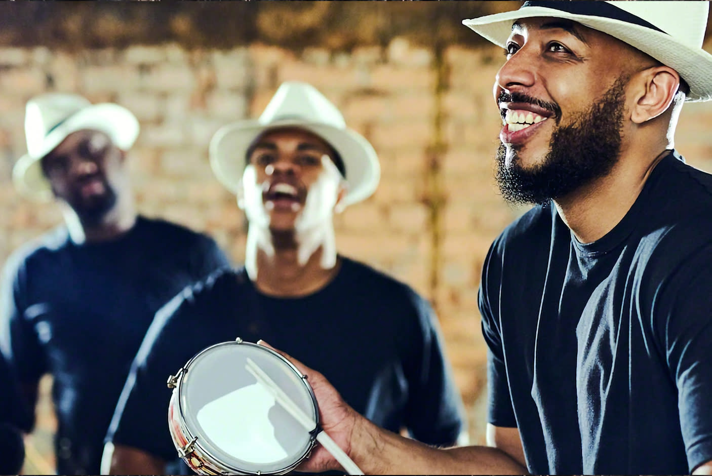 3702170-Tile-4-Sony-XR-X90J-multi-audio