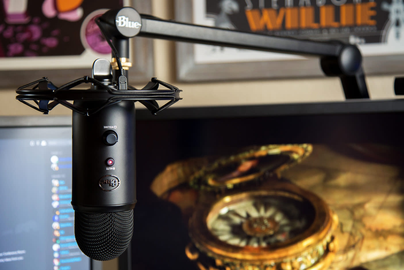 3785815-Tile-2-Streaming-Podcasting