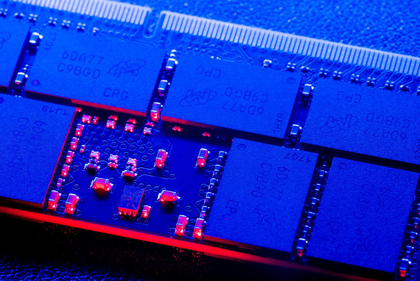 3810992-Tile-1-Crucial-Ballistix-RGB-32GB