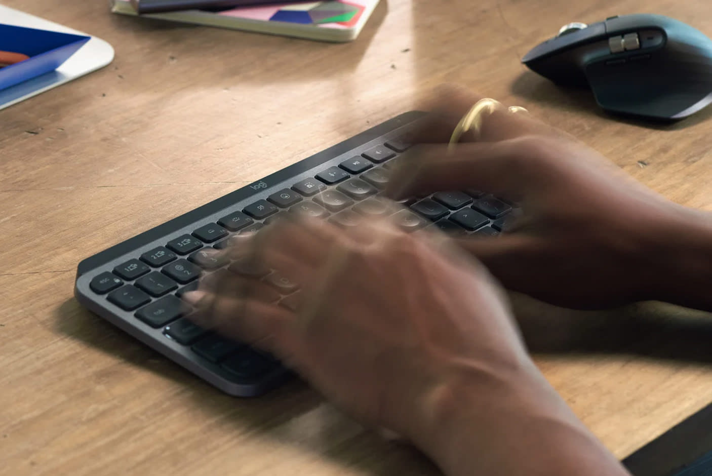 3836169-Tile-2-Logitech-MX-Keys-Mini