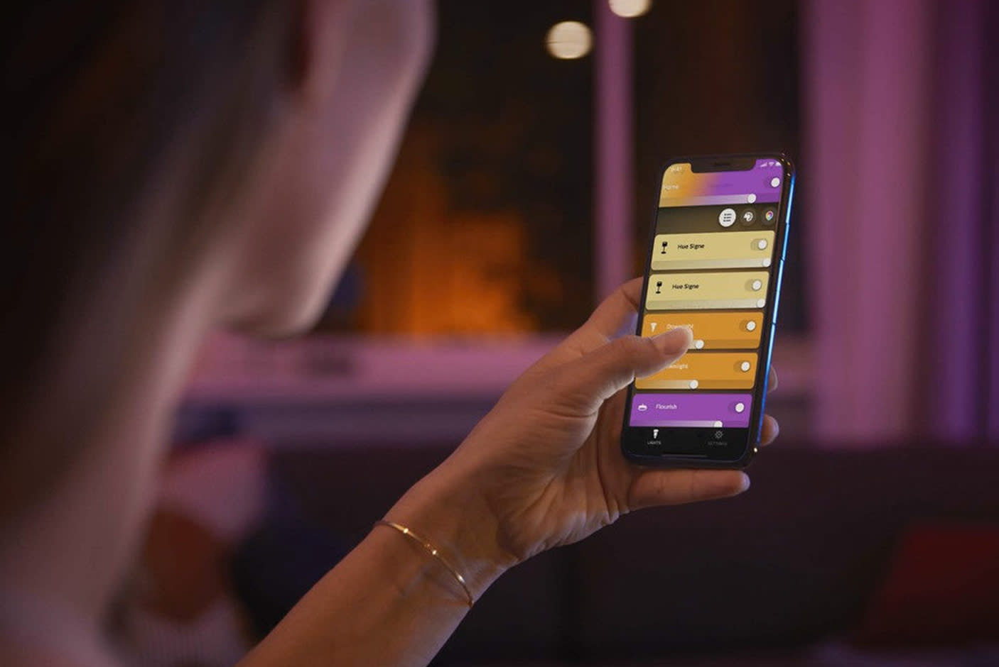 3608476-Tile-3-Philips-Hue-Liane