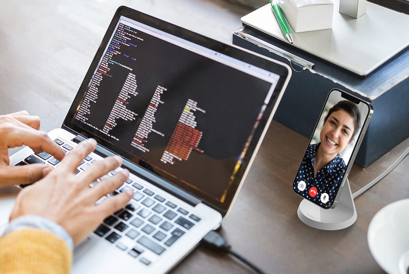 3849007-Tile-1-Belkin-Wireless-Magsafe-Stand