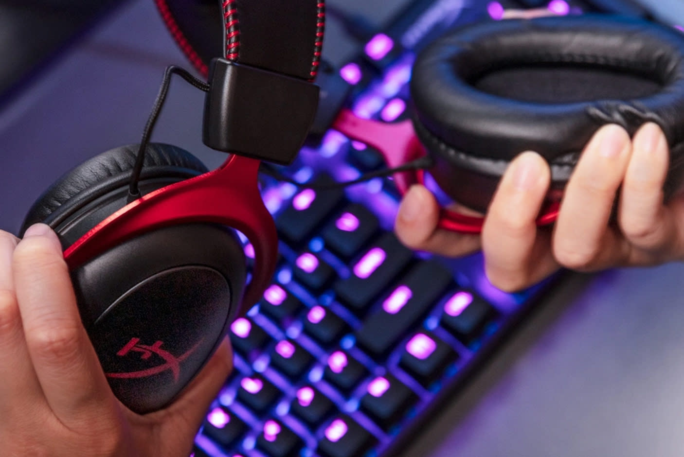 3896552-Tile-6-HyperX-Cloud-2-Wireless