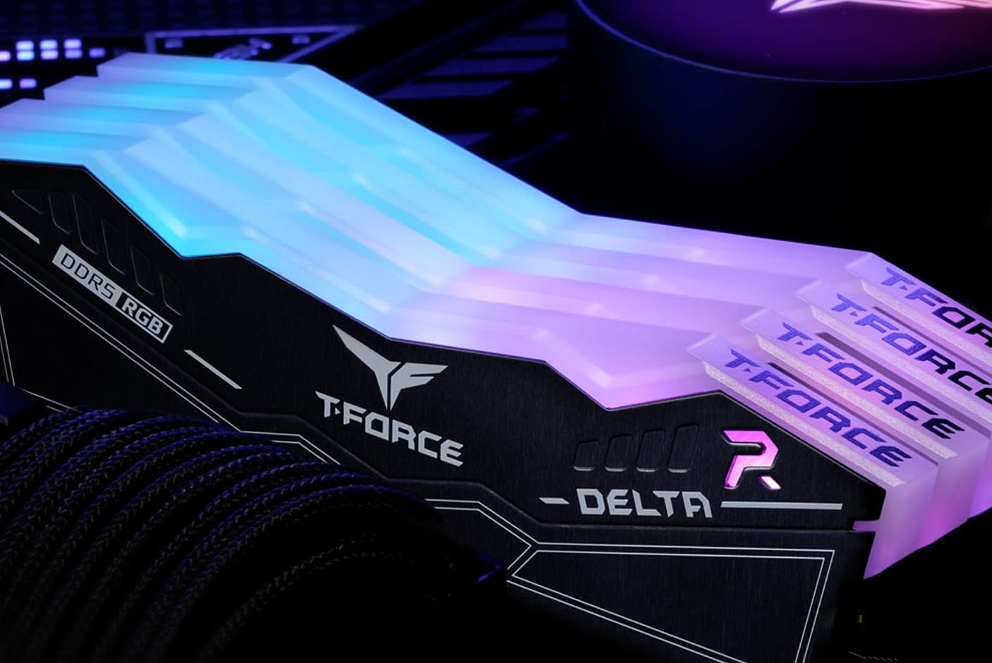 3900592-Tile-1-Ultra-Wide-RGB