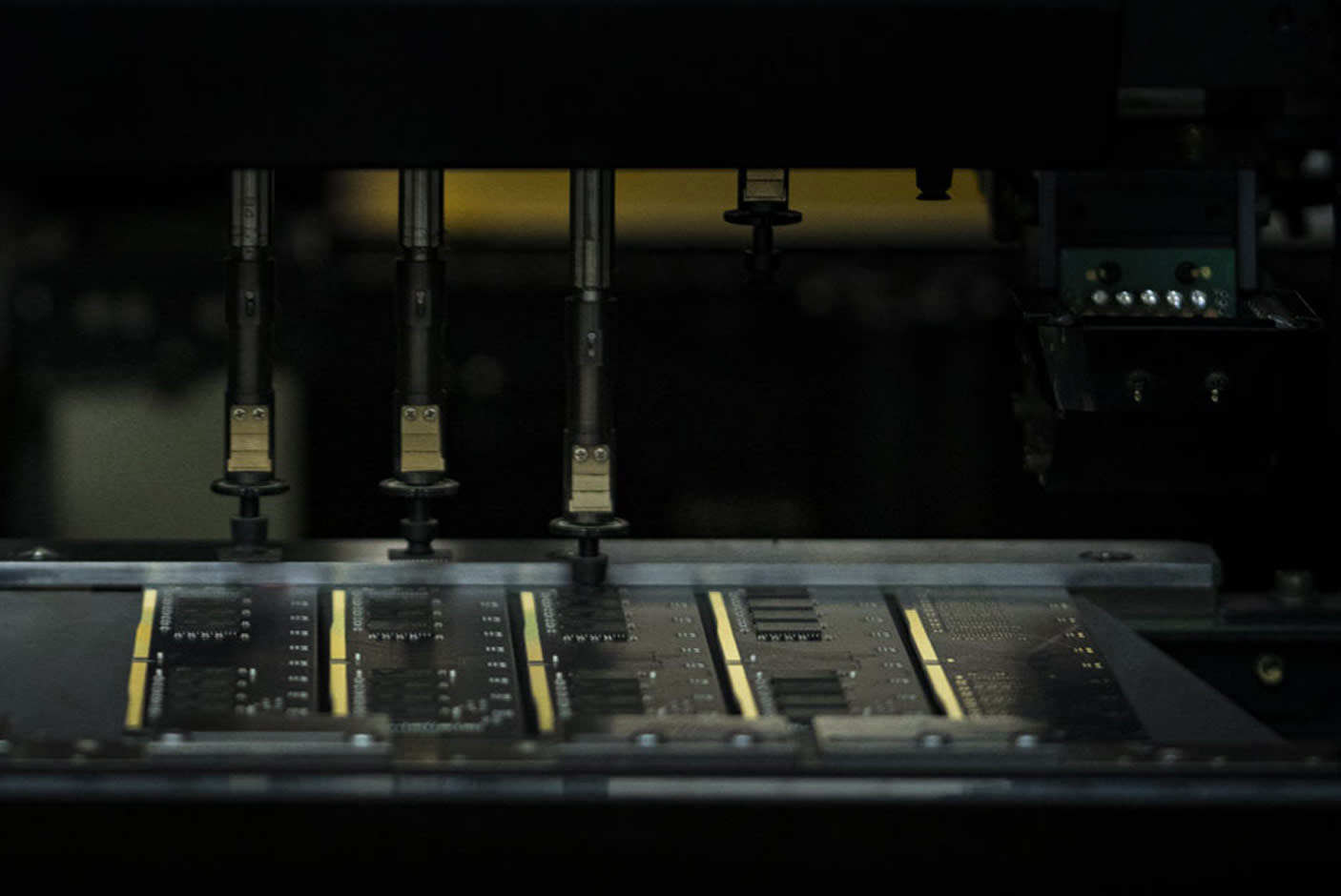 3900592-Tile-5-High-Quality-ICs