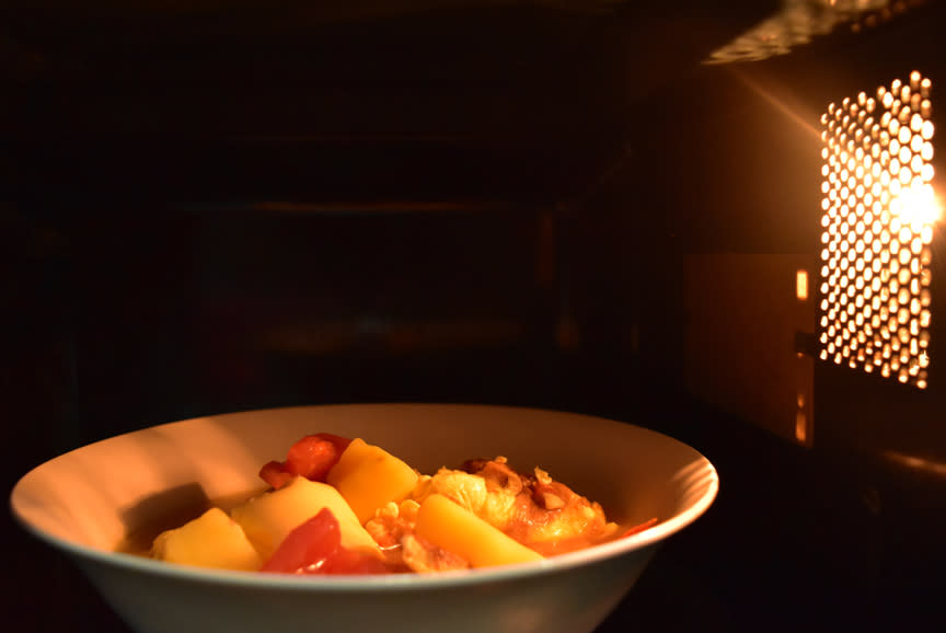 3909603_TILE5_e7e8e8