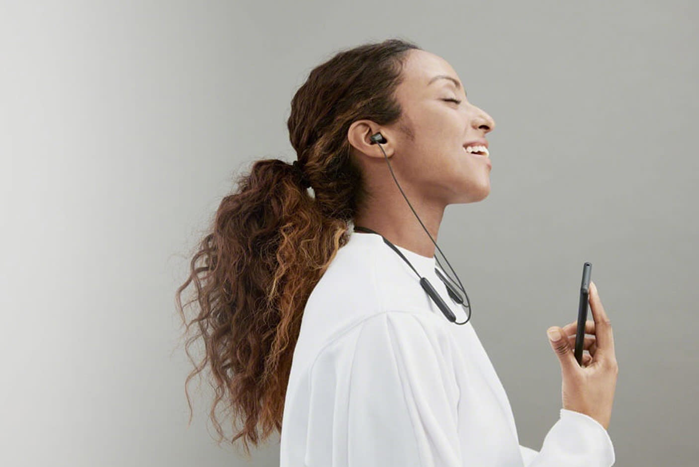 3988643-Tile-1-Sony-WI-C100