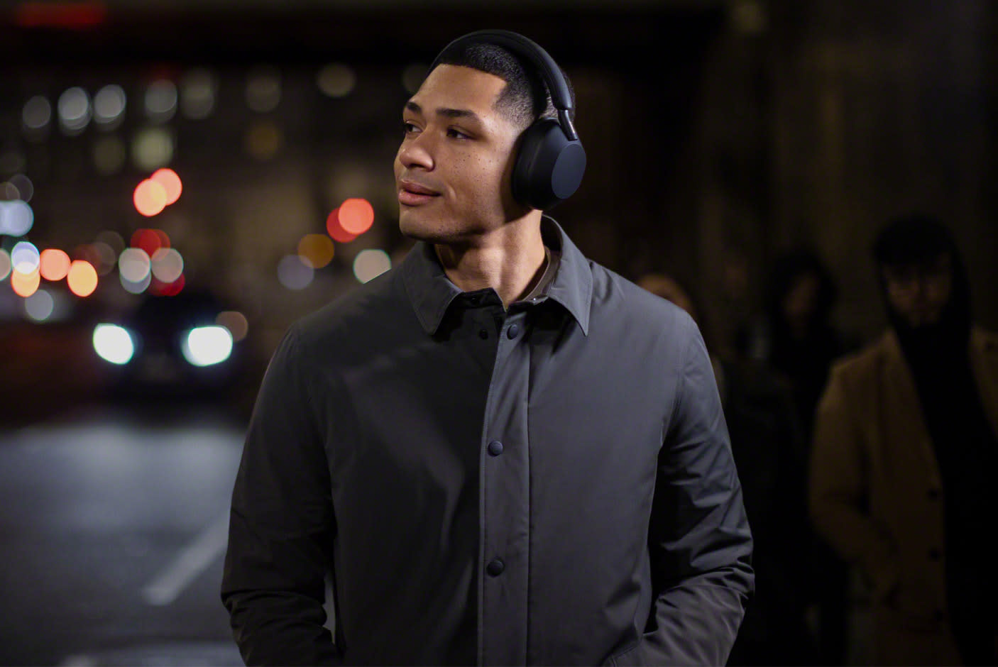 3996921-Tile-1-Sony-WH-1000XM5