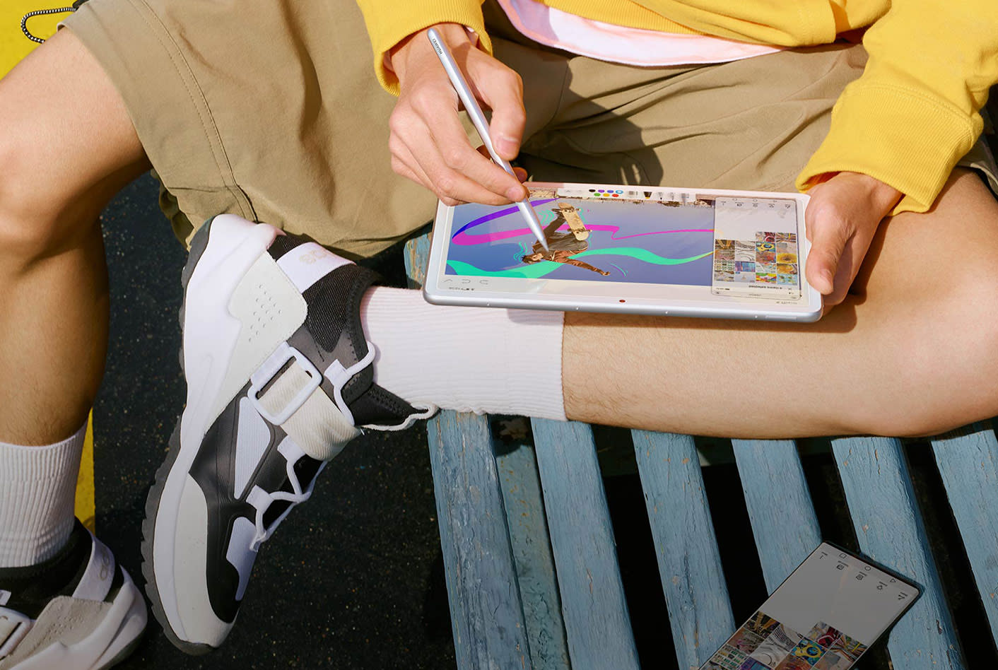 3541878-Tile-6-Multi-Screen