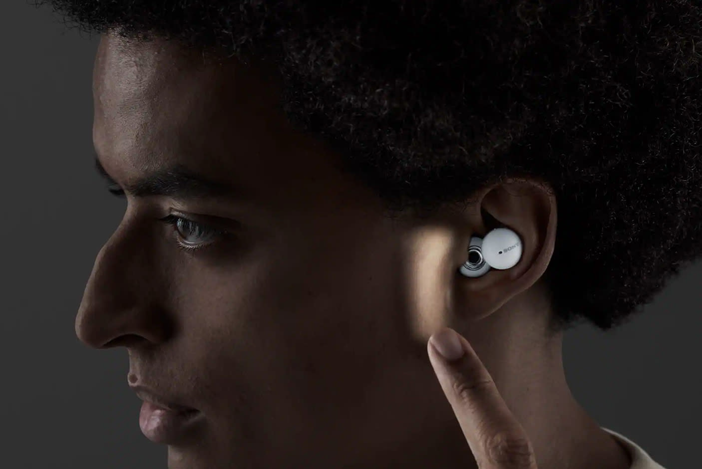 4019148-Tile-4-Sony-WF-L900