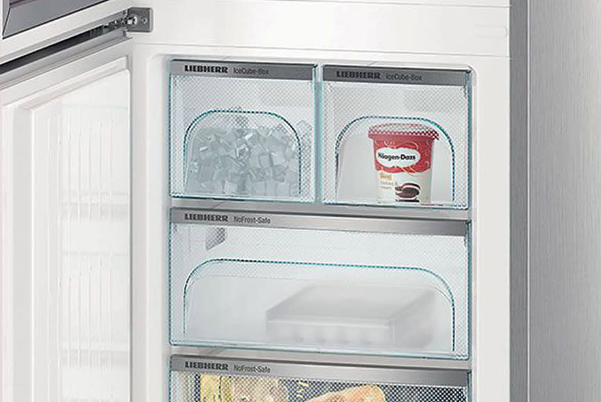 4021134_TILE3_38383a