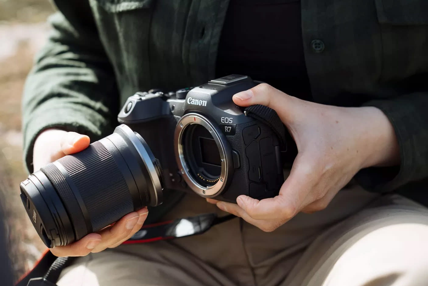 4023137-Tile-1-Flexible-Travel-Lens