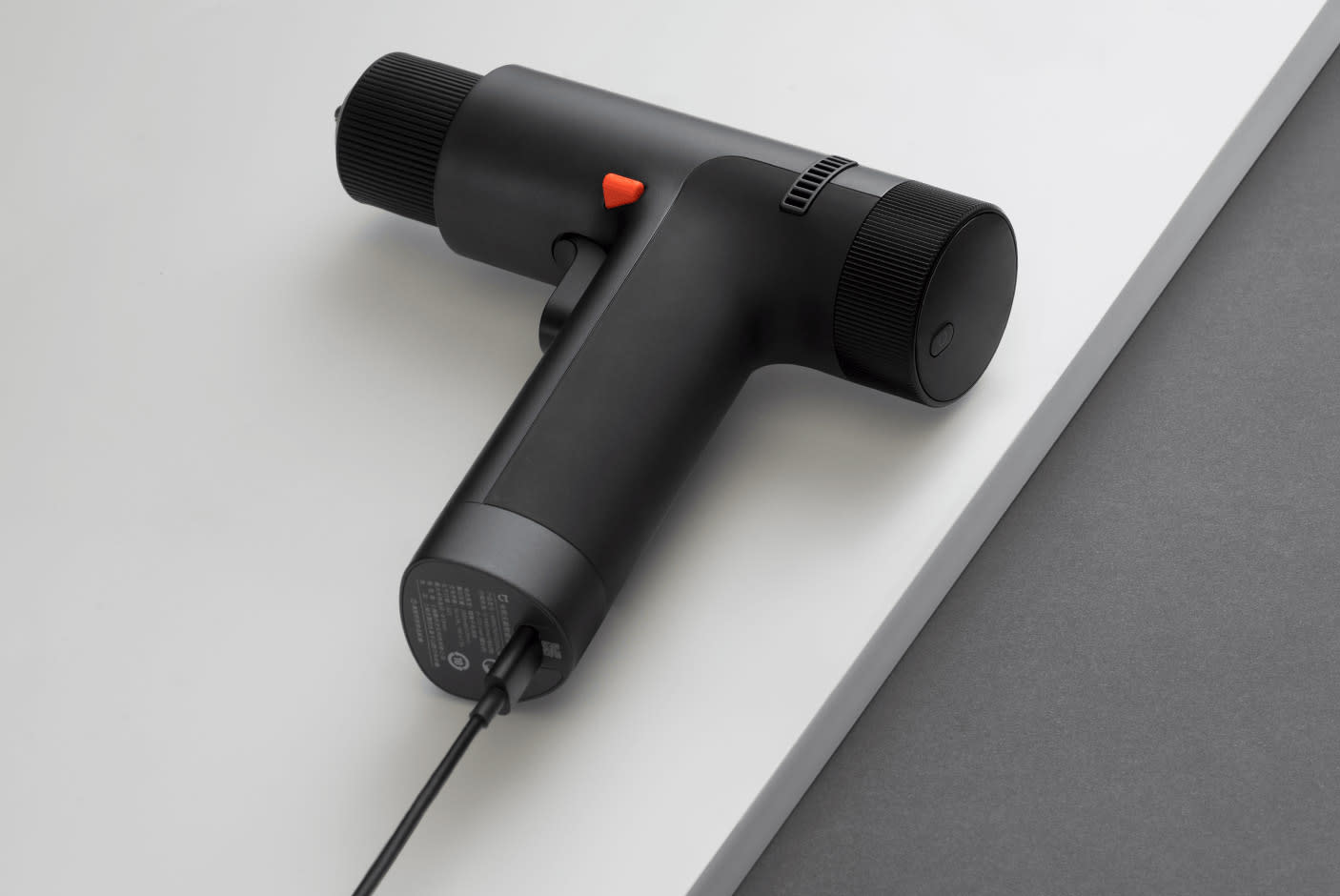 4030206-Tile-8-Universal-USB-C