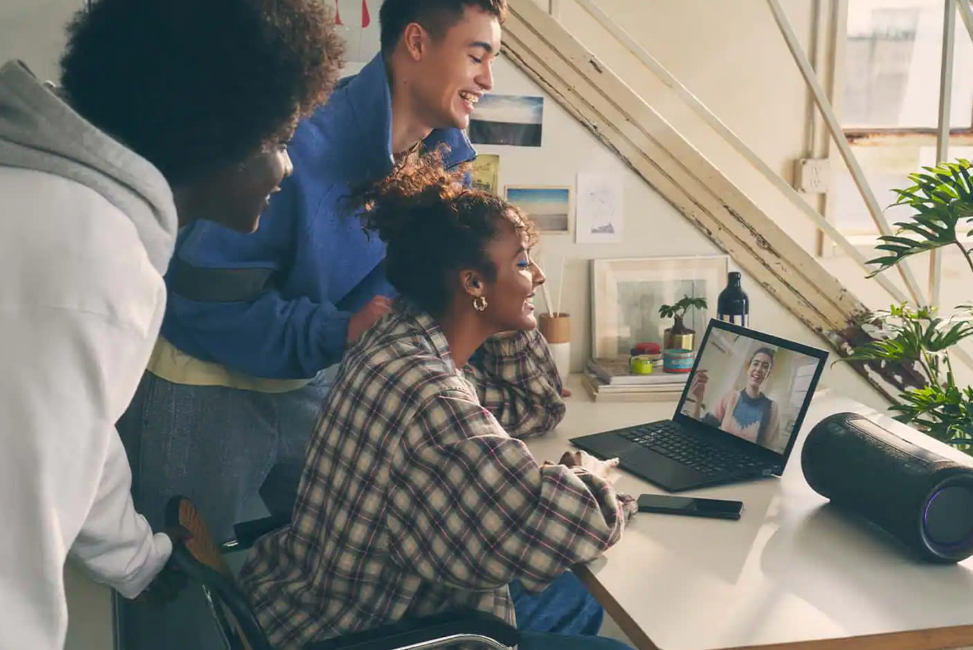 4030486-Tile-6-Echo-Cancelling