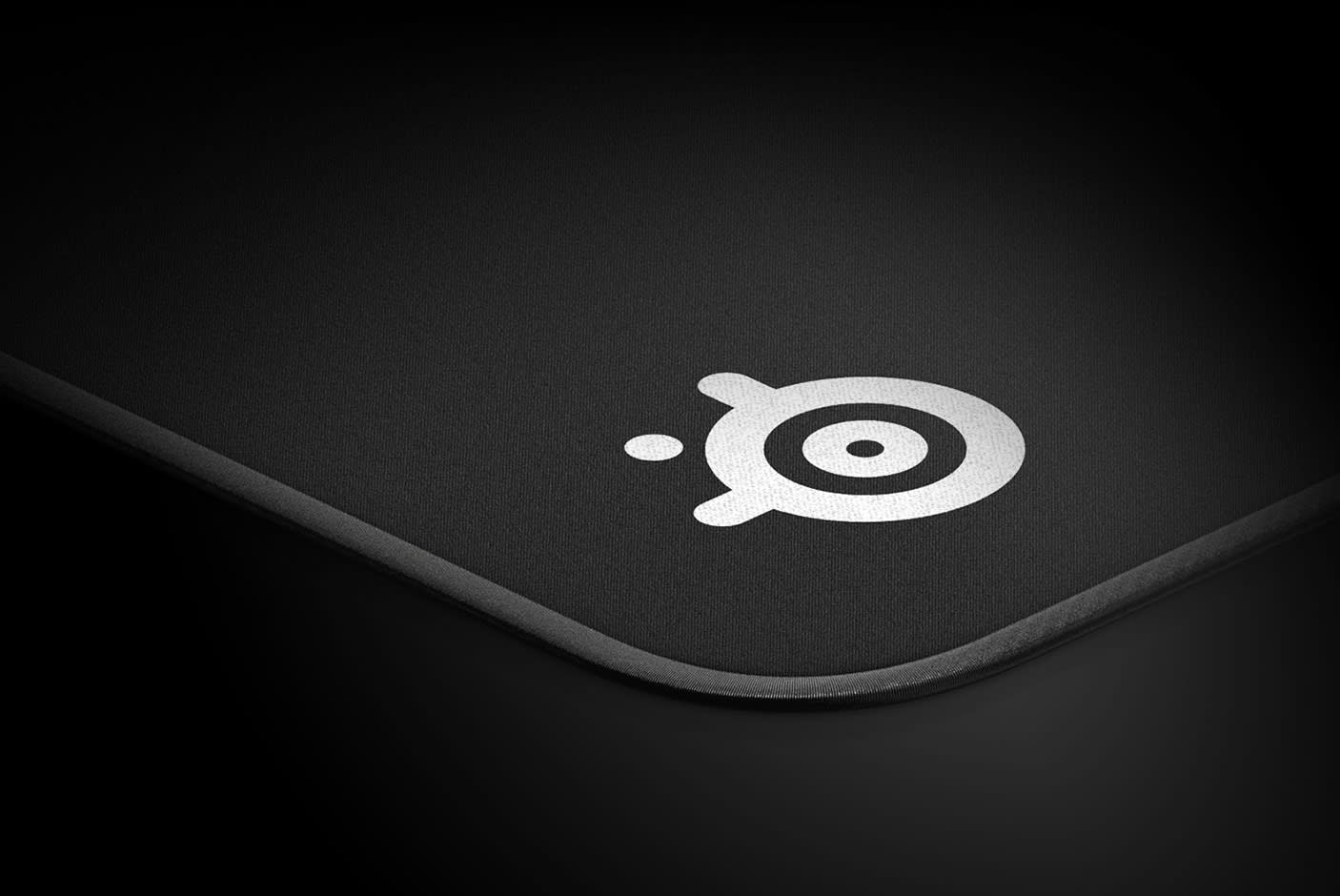 4033159-Tile-3-SteelSeries-Mousepad-QcK-Edge