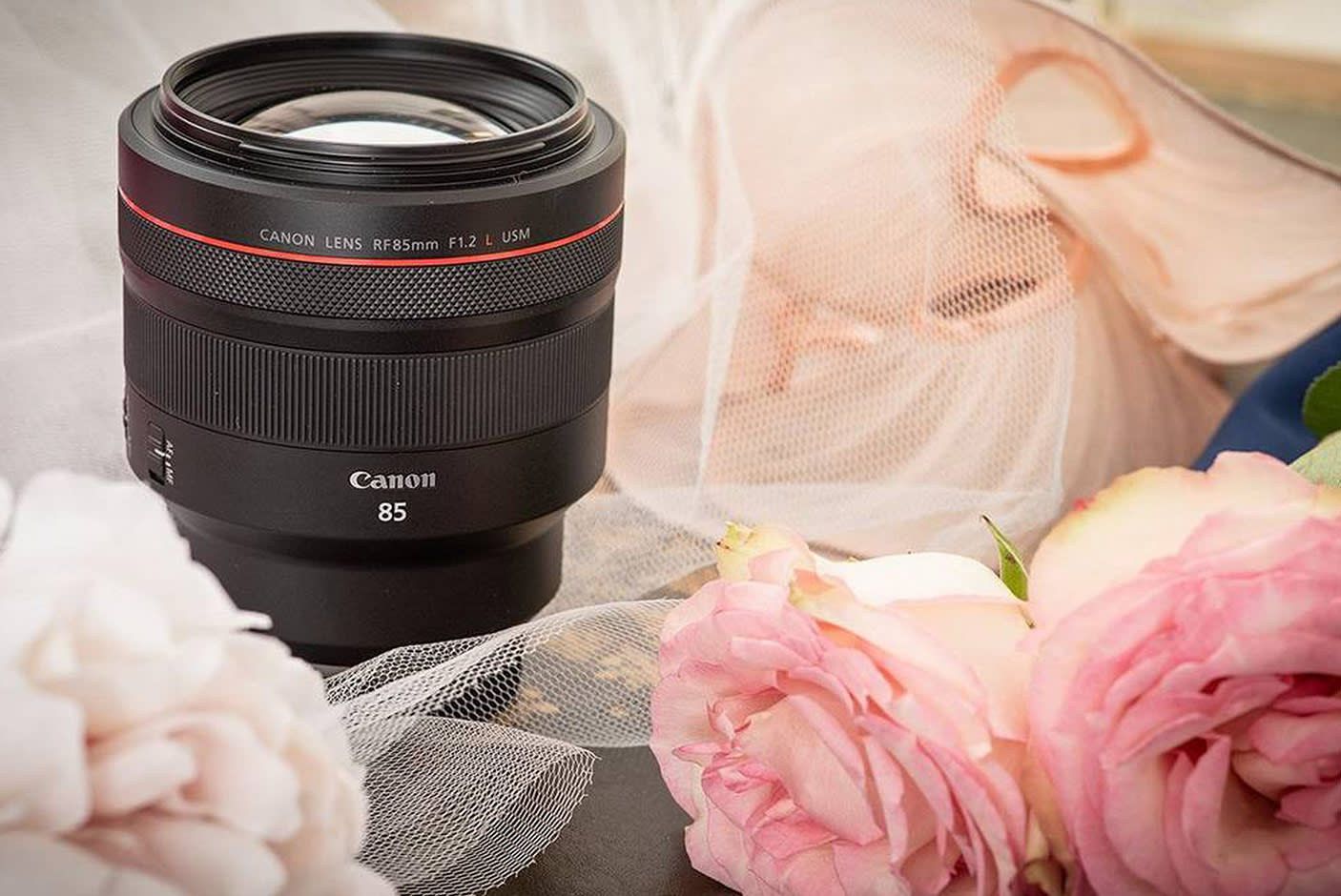 4033566-Tile-1-Canon-RF-85MM-F12L