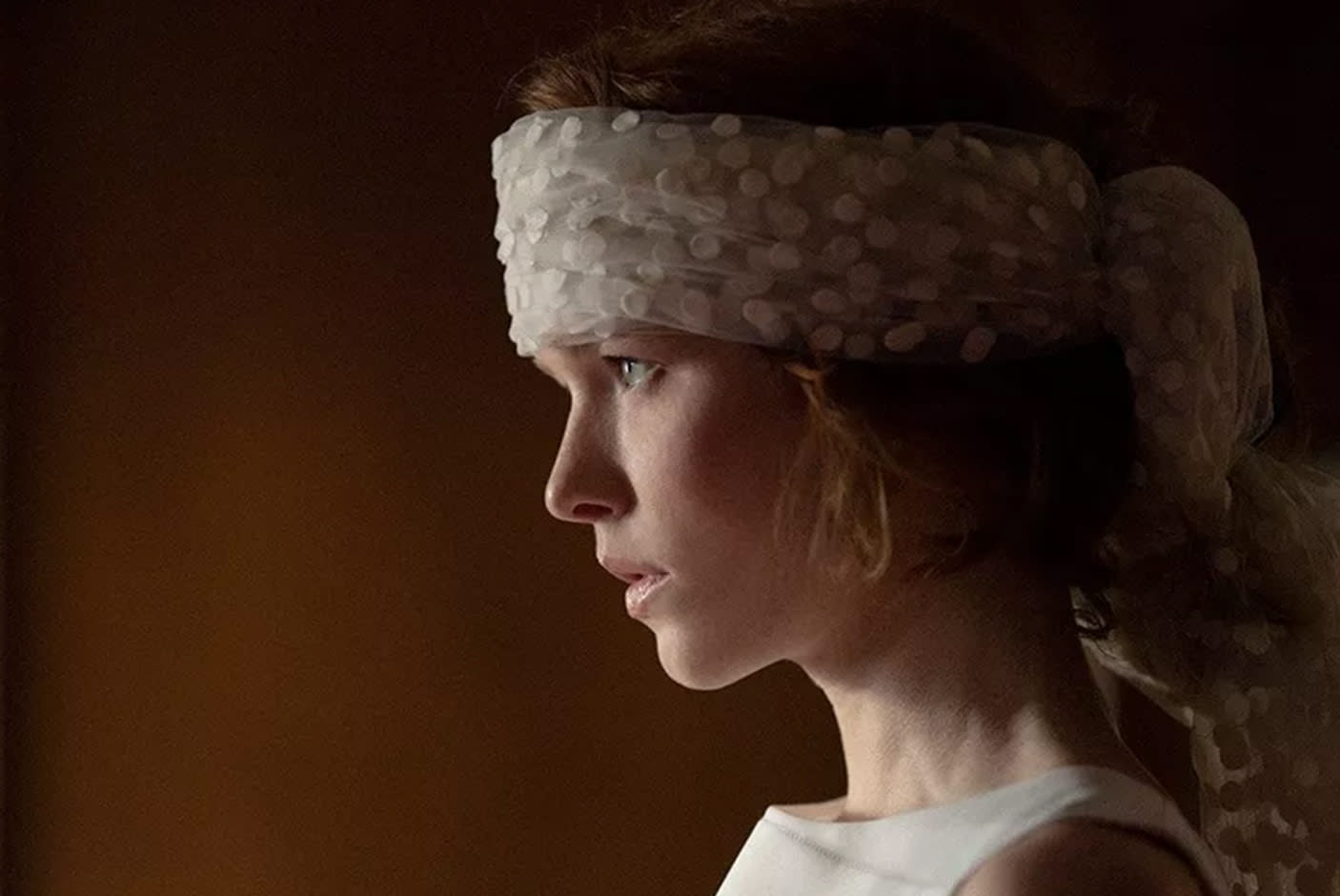 4033566-Tile-4-Canon-RF-85MM-F12L